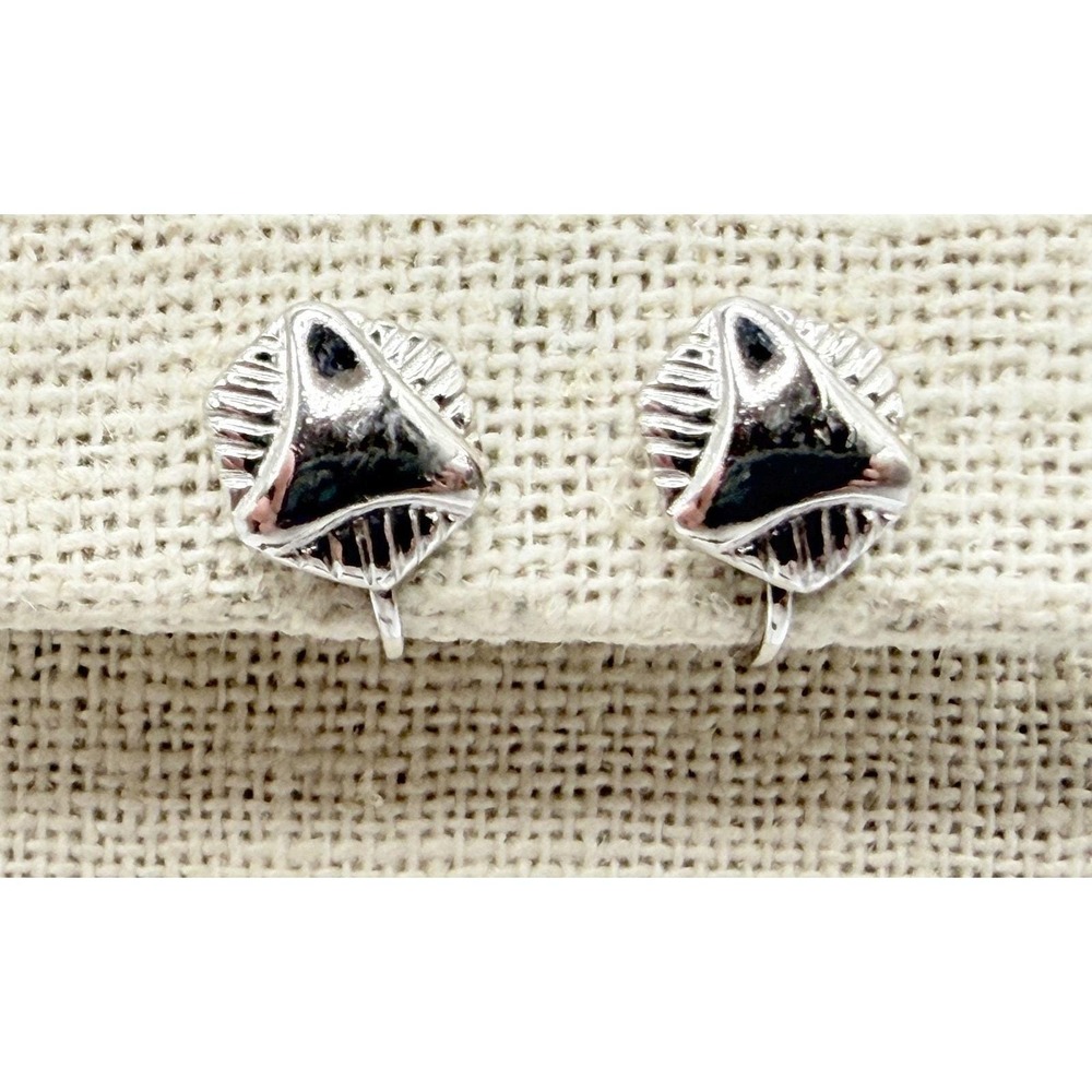 Vintage Crown Trifari Petite Silver Tone Knot Clip On Earrings 3/8 Inch